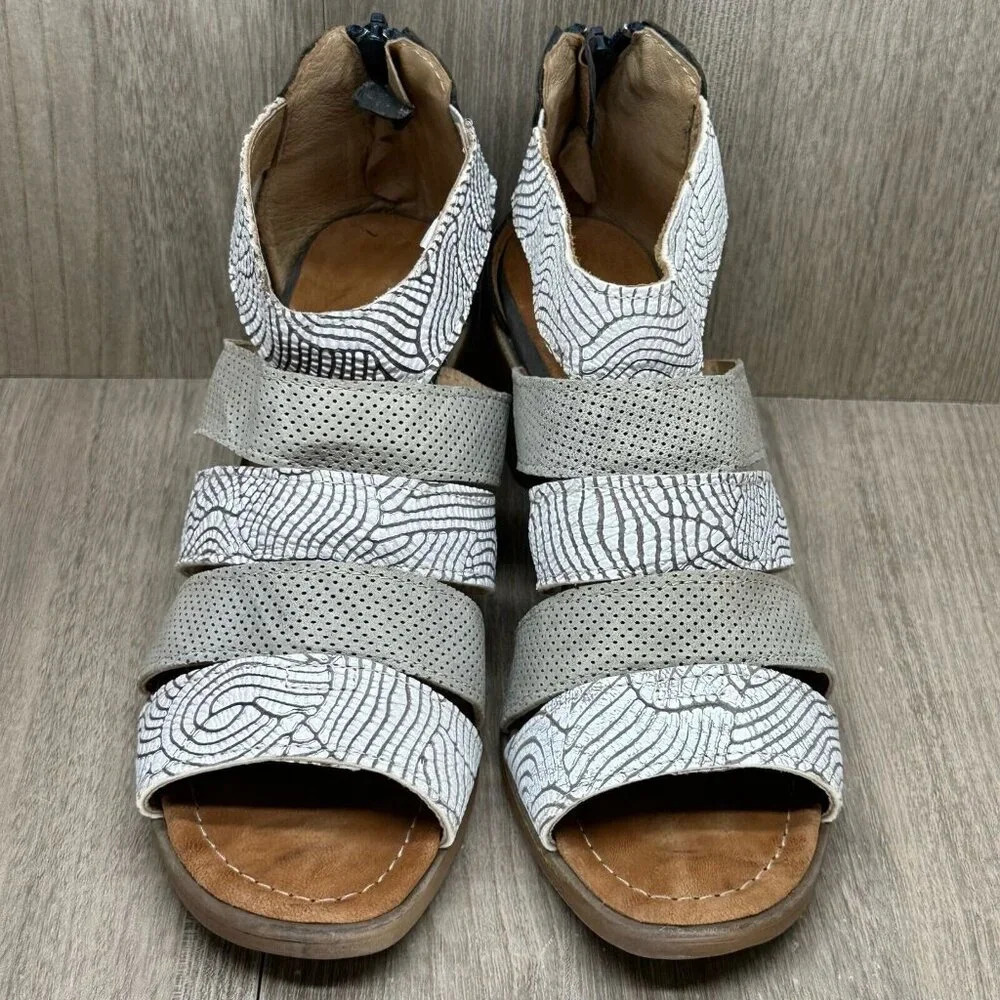Clocharme Sandals Womens Sz 38 Open Toe Block Heel Gladiator Suede Leather Gray - Picture 5 of 12